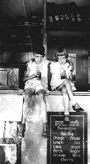 chub brady and mae dagion 1930.jpg